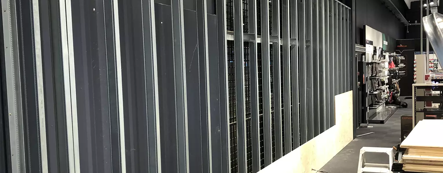 Nebel - Tømrer & Snedker - Power- Aalborg - Opbygning af Apple væg - Del 1