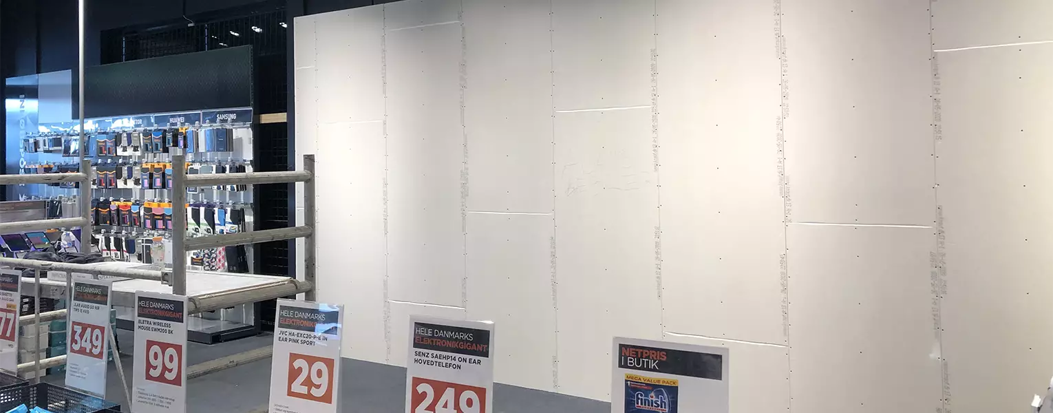 Nebel - Tømrer & Snedker - Power- Aalborg - Opbygning af Apple væg - Del 3